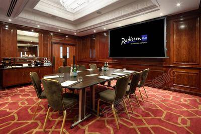 Radisson Blu Edwardian Heathrow Hotel & Conference Centre, LondonHeathrow Private Suite 34